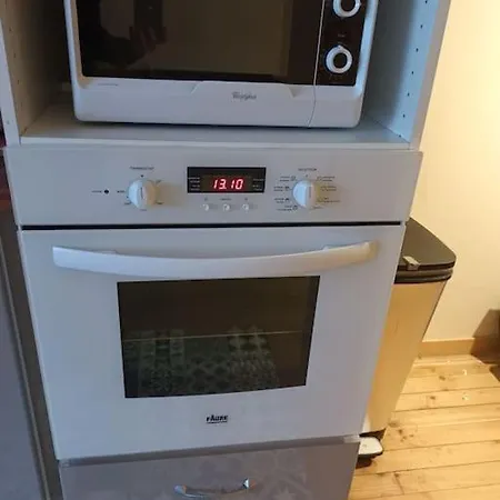 Semesterbostad Jolie Petite Maison Serenite Centre Historique